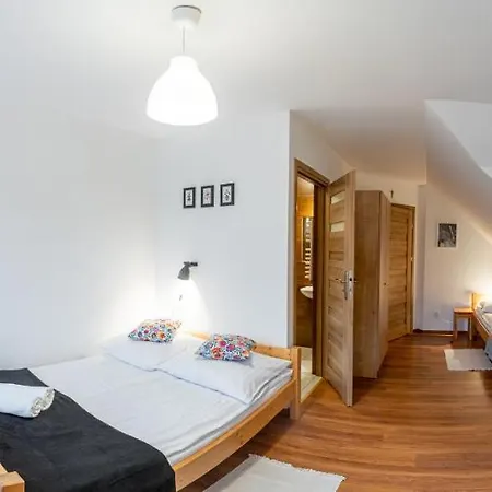Bed & Breakfast Plaster Miodu 3*