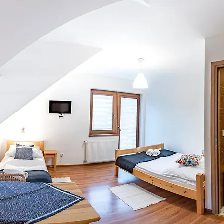 Bed & Breakfast Plaster Miodu 3*