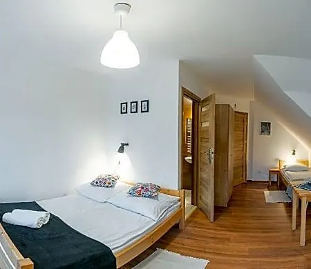 Bed & Breakfast Plaster Miodu 3*