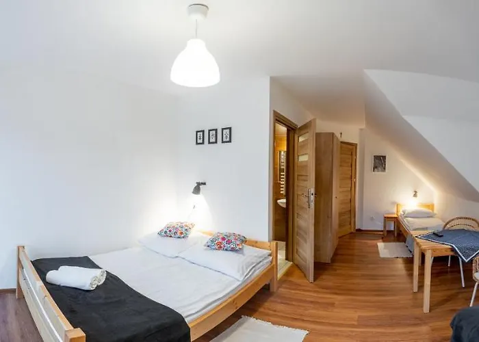 Oda ve Kahvaltı Plaster Miodu 3*